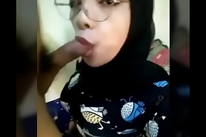 Bokep Indonesia - Jilbab Blowjob - http://bit.ly/ukhtinakal