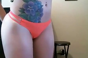 Girlfriend sucks boyfriends cock live on cam