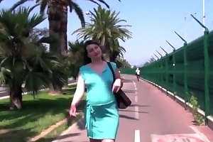 French facile woman