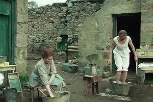 Agyness Deyn - 'Sunset Song' (2015)