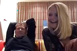 zwelf amateur record on 05/14/15 00:51 from Chaturbate