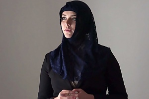 Mad Bundy & Nikky Dream With respect to Eleemosynary Muslim Lady Nikky Dream Wants Take Buy Apartments With respect to Prague - Porncz