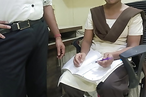 देसी लड़की ने अपने ट्यूशन टीचर के साथ किया सेक्स