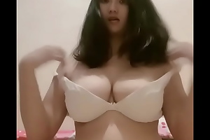 Virly virginia masih pakai daleman