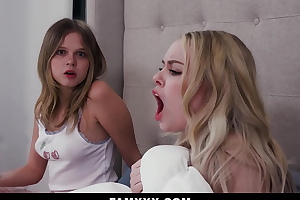 Stepbrother Accidentally Ends Going to bed His Own Stepsister - Famxxx