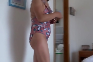 Stepmother shaves shiftless increased by undresses naked in front of me all round masturbate.