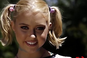 Ass drilled juvenile blonde Chloe Couture wants more beamy horseshit
