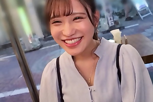 パート1【ホテルの誘いを秒でOKする世間知らずの甘えん坊！彼女になるため自らゴム無しSEX懇願！！】ヤリチン男に弄ばれる従順なチワワ系女子大生！