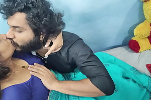 Miserable Indian Bhabhi Cheats with Uber Driver