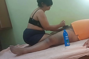 Indian Bhabhi XXX pussy and ass drag inflate and fuck with electrician in hindi clear audio full sex video