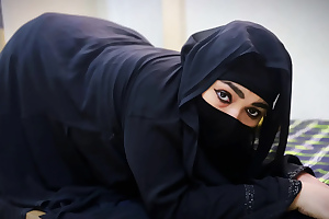Muslim Arab MILF Disillusioned Aunty Acquires Rough Anal Fucked When stepuncle go to next room!