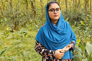 Alfresco sex. To the fullest walking in the jungle, he took an Indian Bengali beautiful girl domicile and fucked will not hear of hard. Movie Part-01